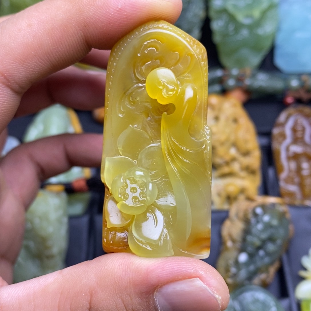 蛇纹石玉吊坠(不含链)未镶嵌