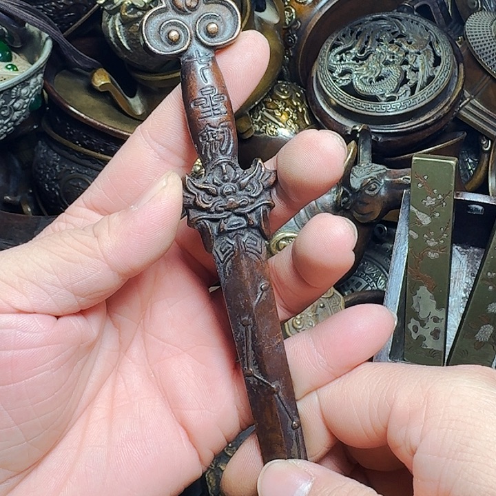 铜器摆件收收藏藏