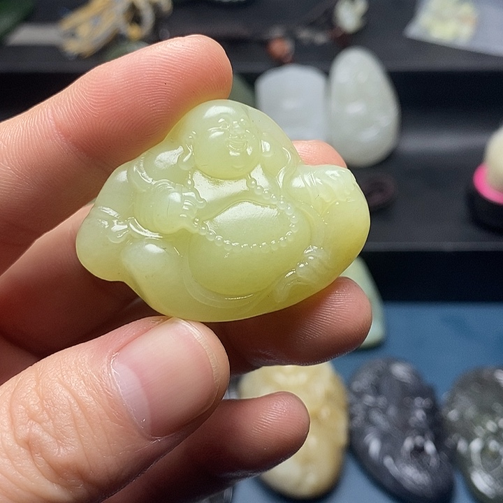 1***%和田玉未镶嵌颈饰