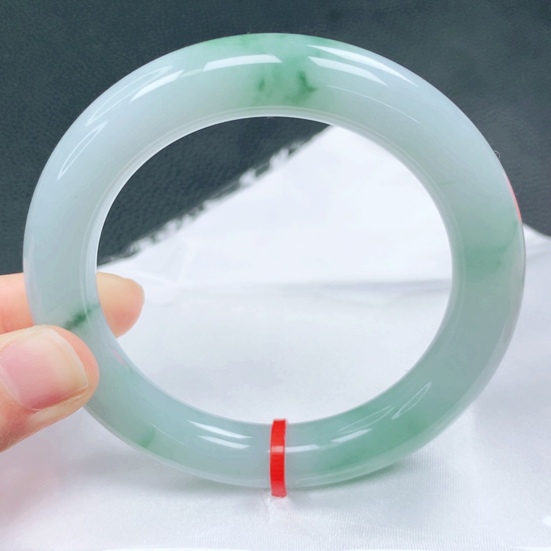 翡翠未镶嵌手镯57圈