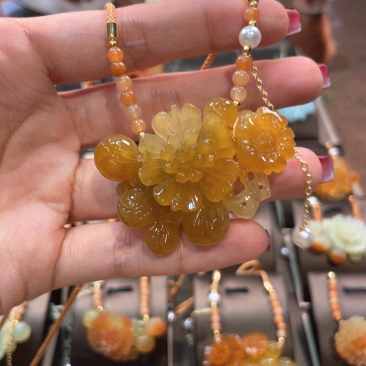 蛇纹石玉未镶嵌吊坠(赠链)