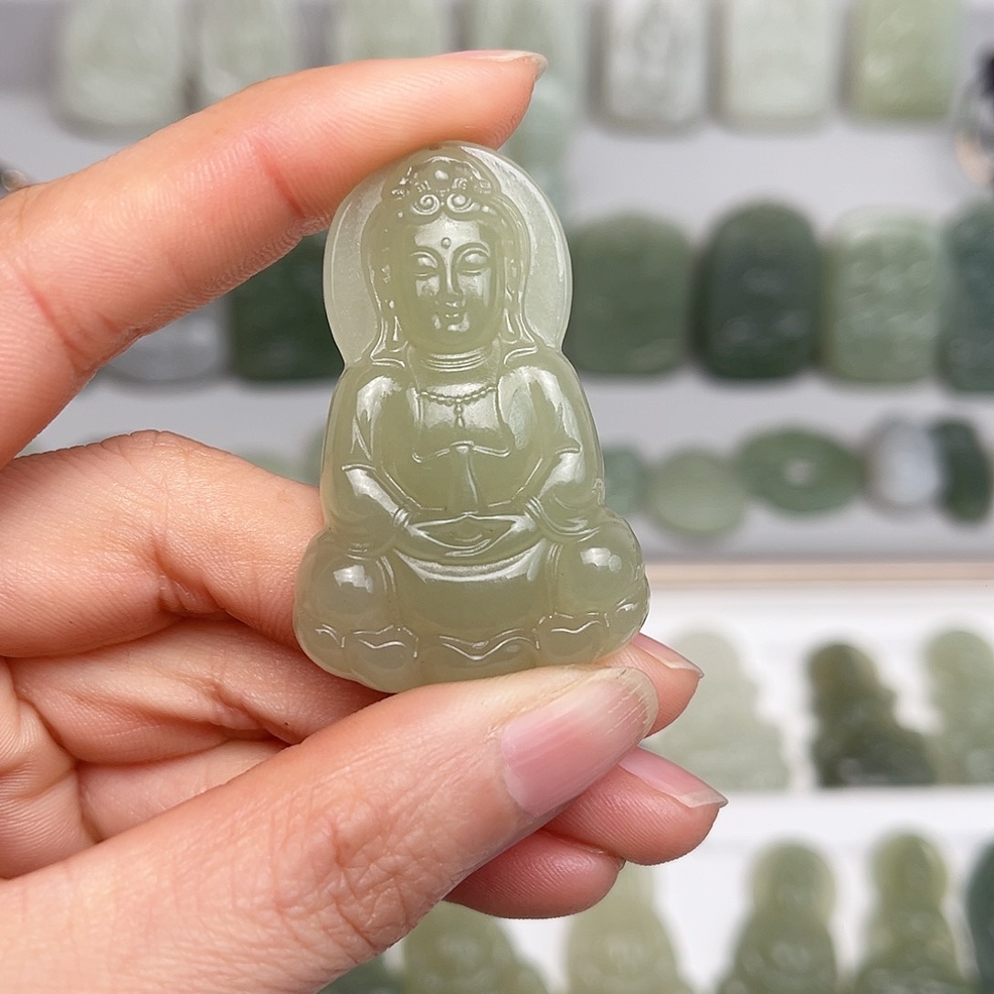 和田玉颈饰未镶嵌松*