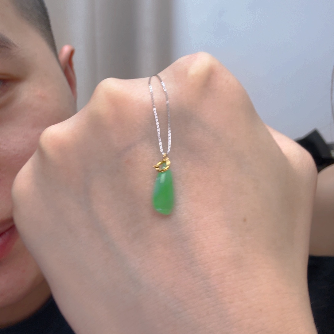 吊坠(不含链)18K金镶嵌翡翠