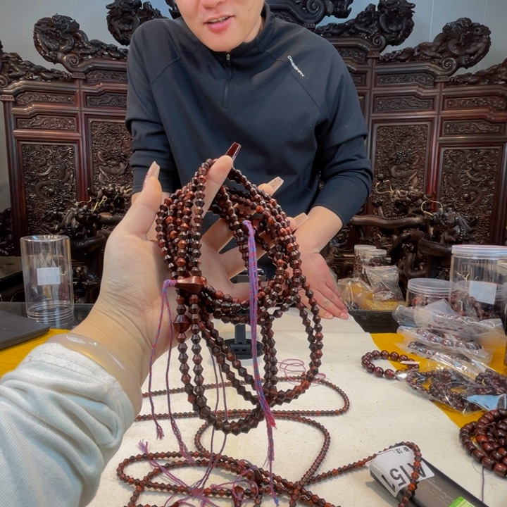 檀香紫檀（小叶紫檀）0607/108顶泥玉化黑飘红西亚古珠