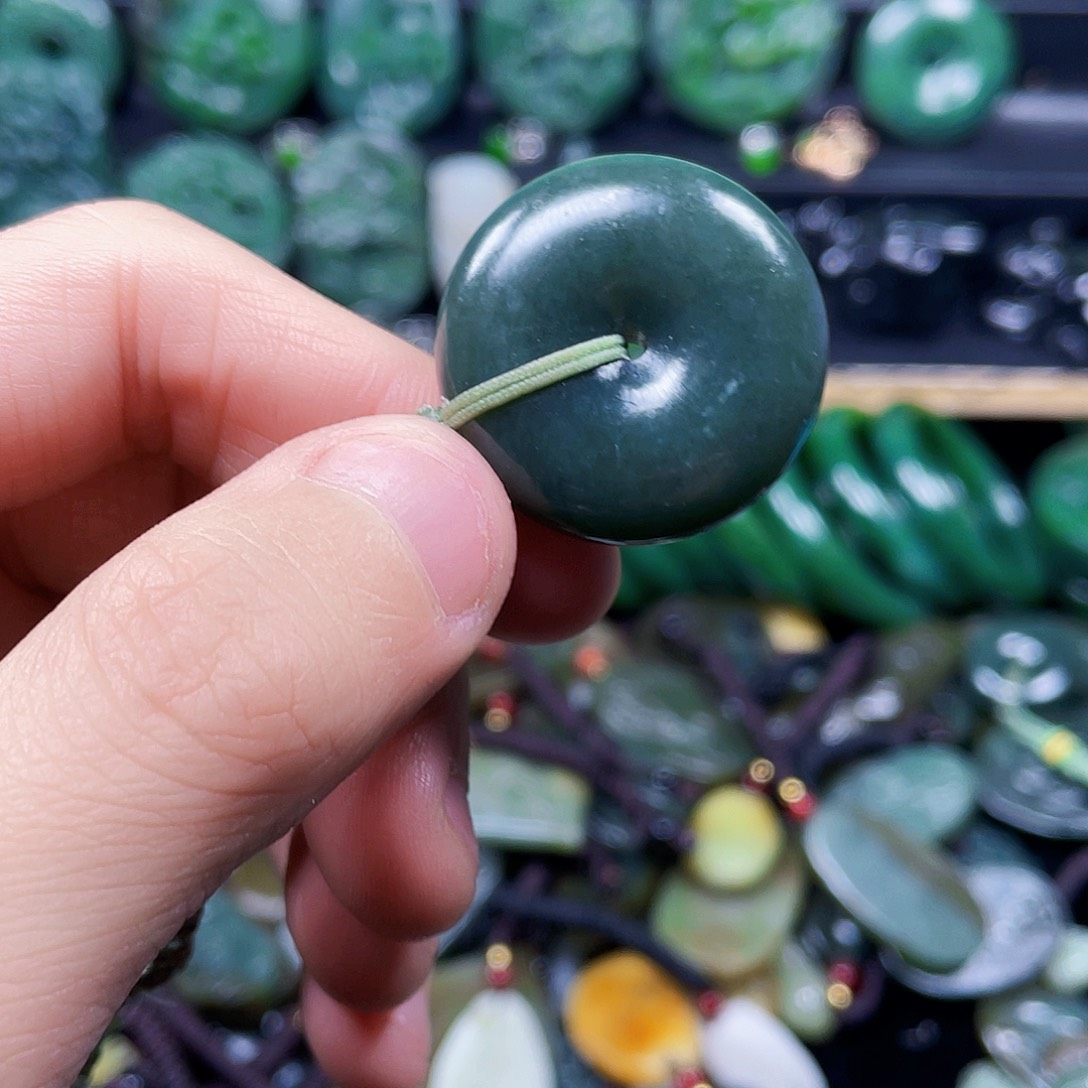 和田玉未镶嵌珠宝半成品