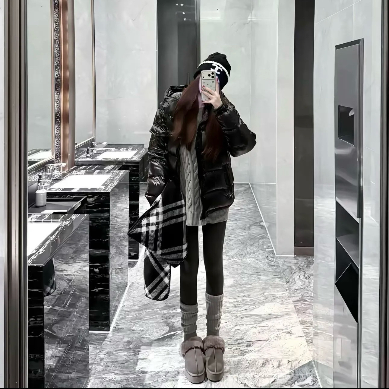 轻奢高端奢品短款羽绒服男女同款经典时尚冬季保暖羽绒服G44