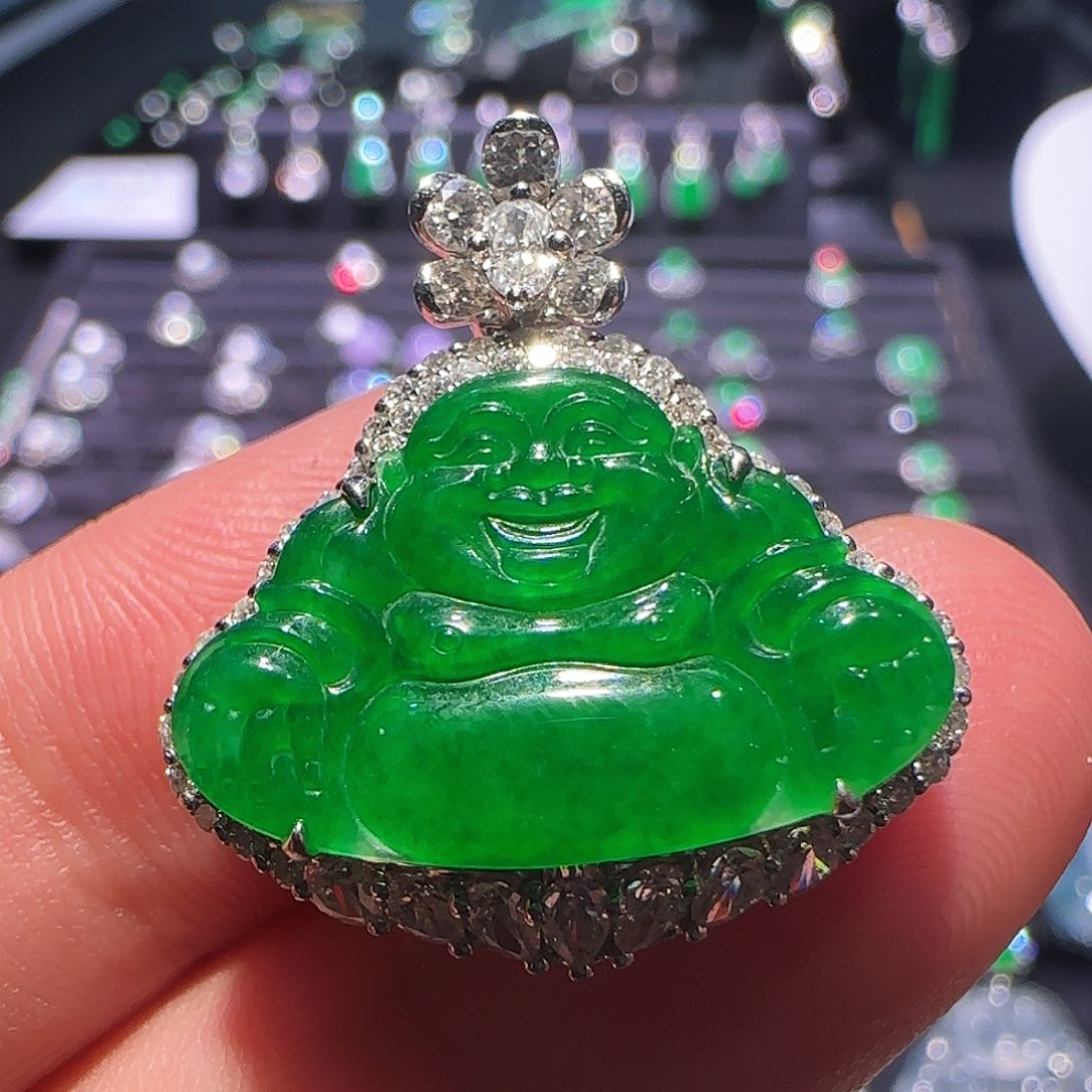 翡翠18K金镶嵌颈饰吊坠