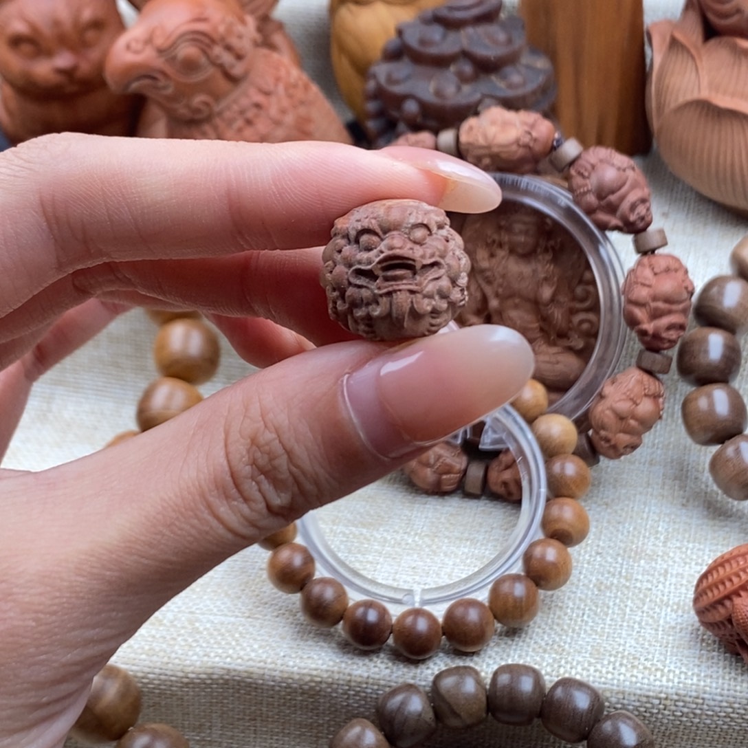 龙***朤手串/手链檀香木迈索尔，老山檀香，奶香貔貅，一颗
