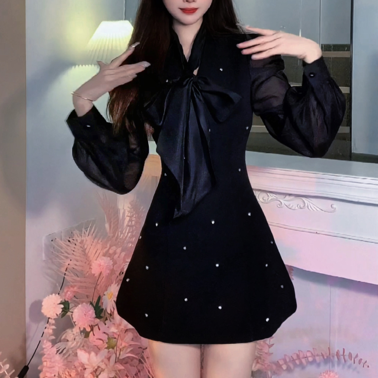 （清清专场）蝴蝶结装饰钉钻点缀显瘦泡泡袖收腰拼接珠光纱连衣裙