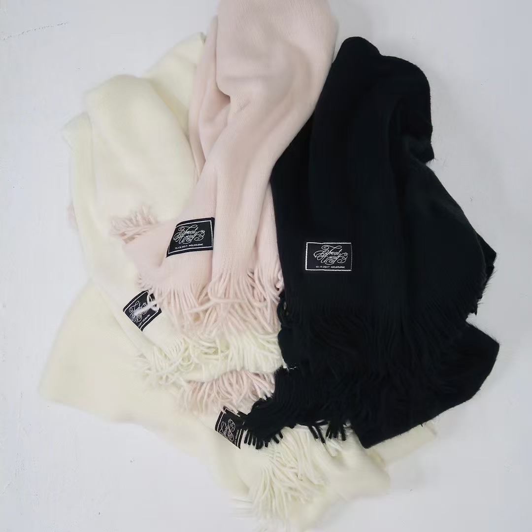 【FaFa】日系 TUS 秋冬多色百搭 流苏超柔软围巾F1050（标随机）