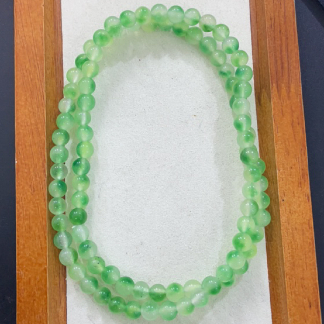   229  卡6飘绿三圈项链