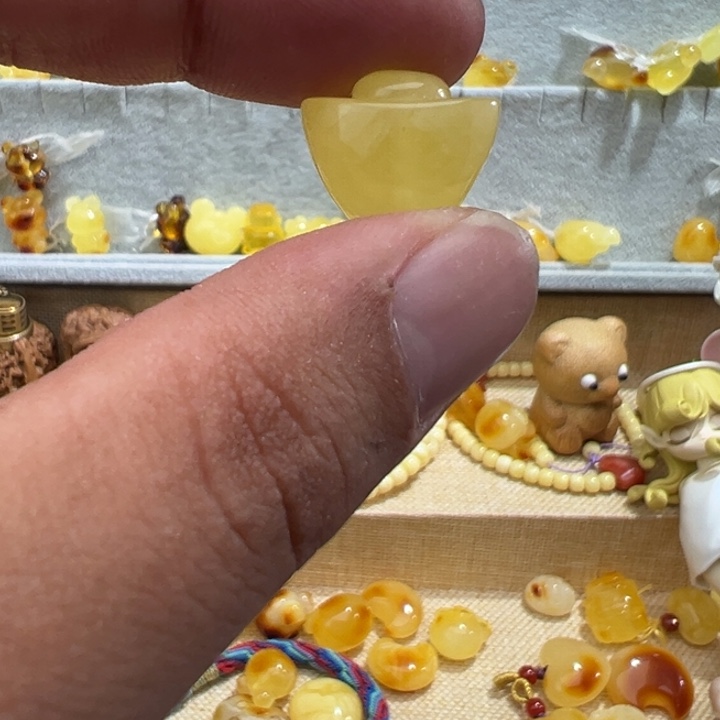 琥珀吊坠(不含链)未镶嵌1.33克元宝