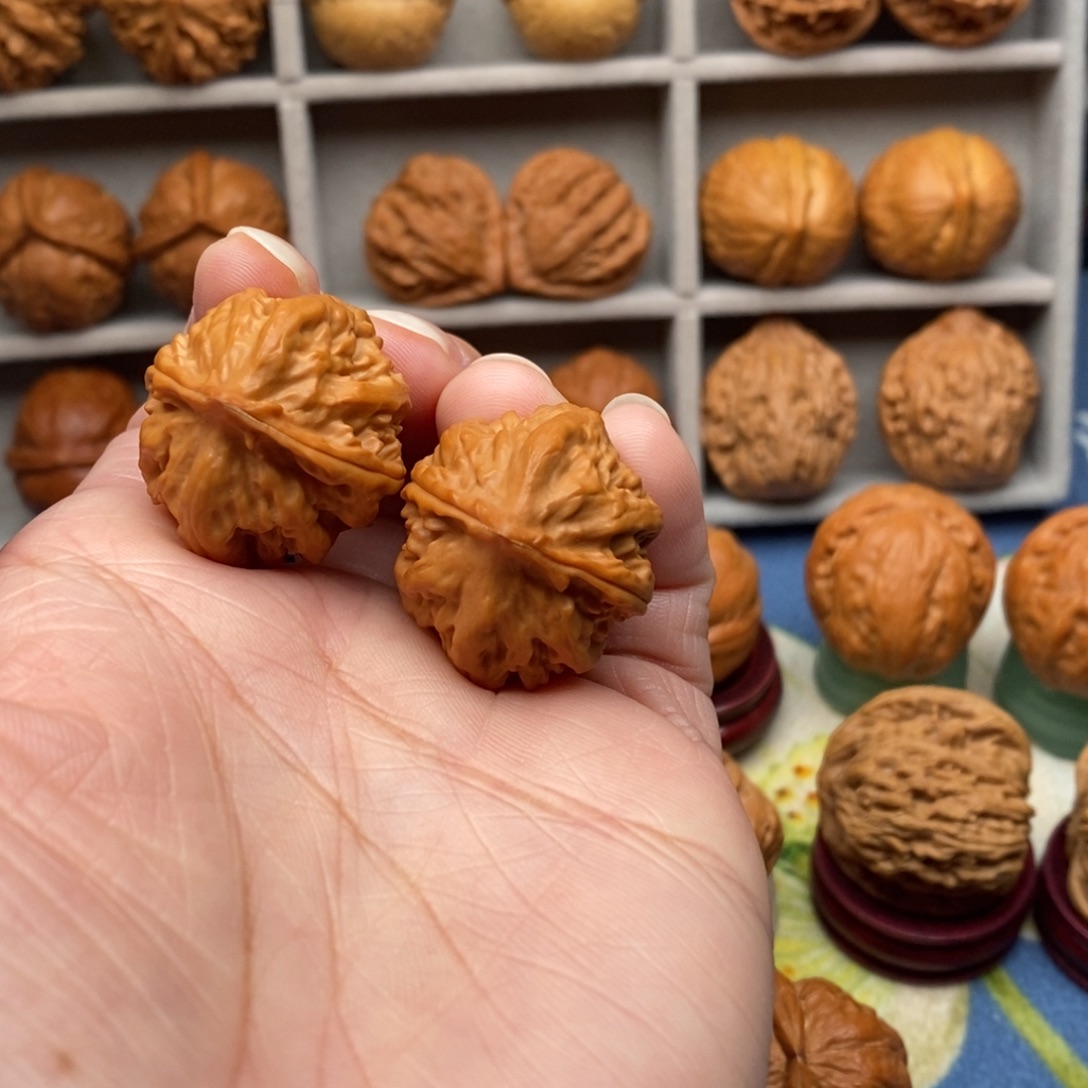 文玩核桃把件小赤龙