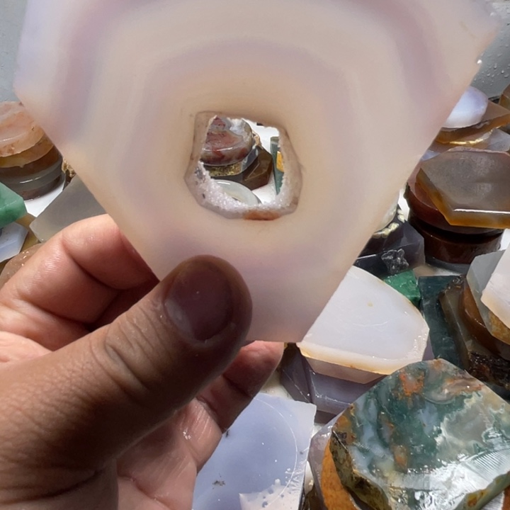 v***.定制玛瑙私人定制玛瑙手镯，不支持七天无理由退换