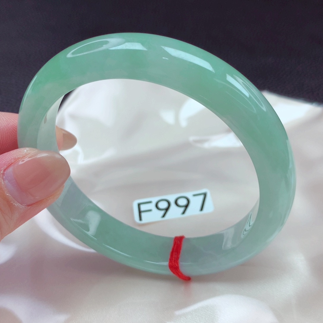 翡翠手镯未镶嵌手镯88