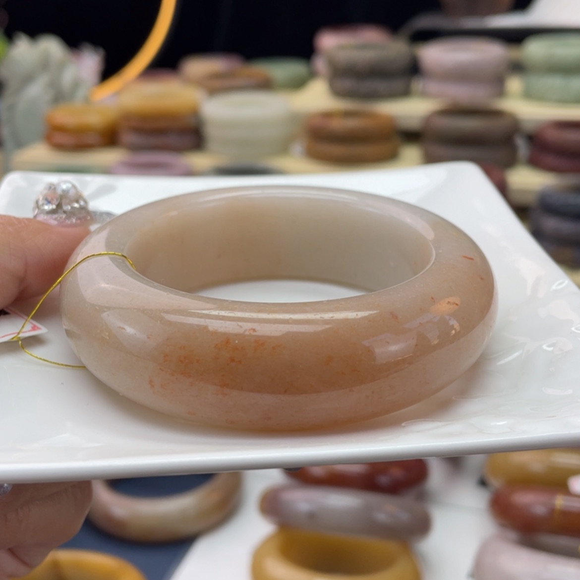 【闪购商品】石英质玉手镯未镶嵌琴*