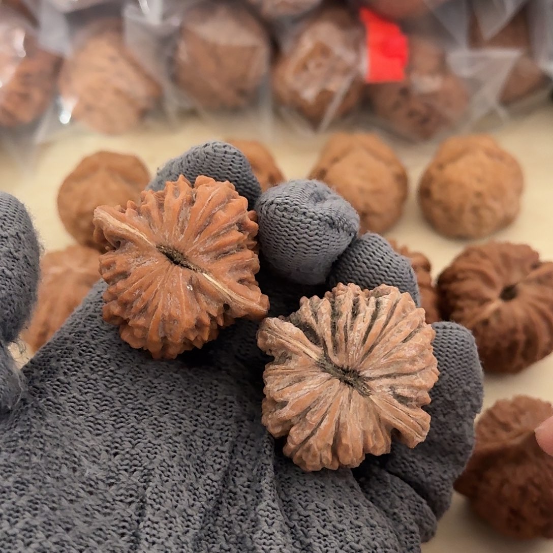 凝***文玩核桃吊坠楼子