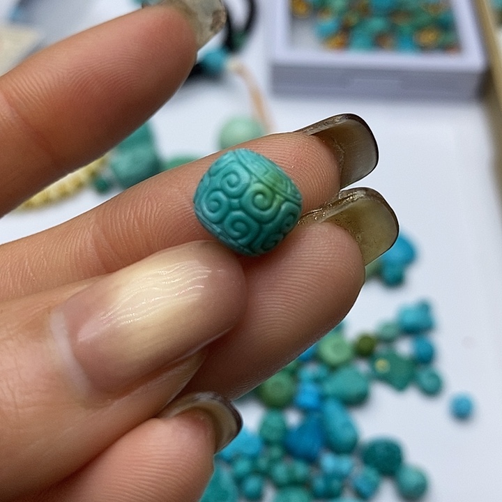 绿松石未镶嵌珠宝奇石