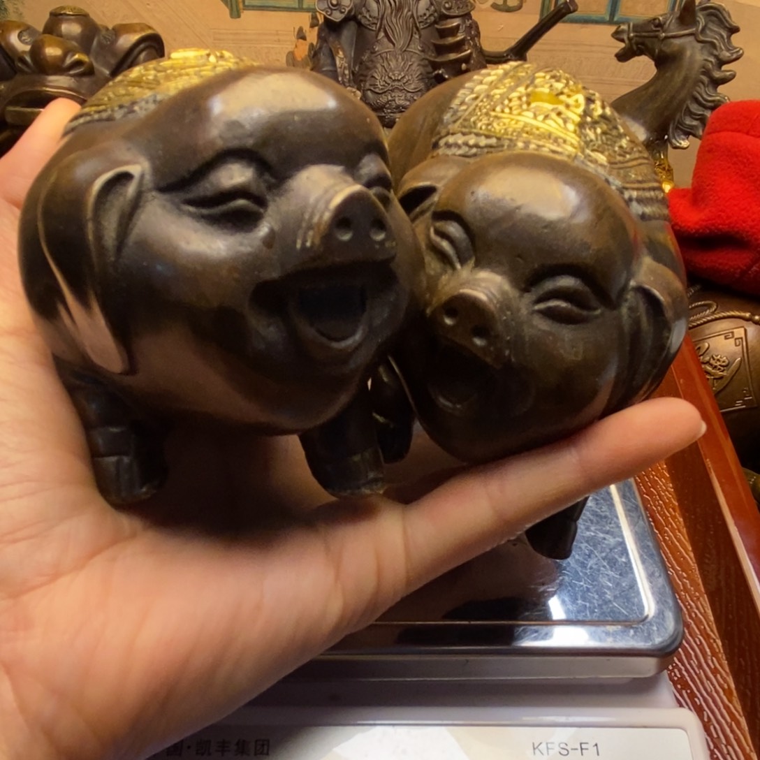 铜器摆件做工精良