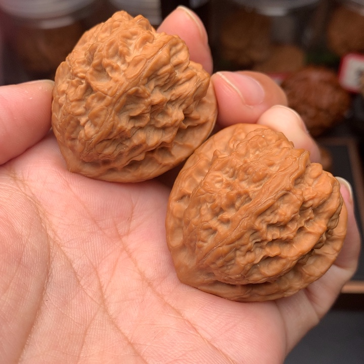 文玩核桃把件36.9梨木台