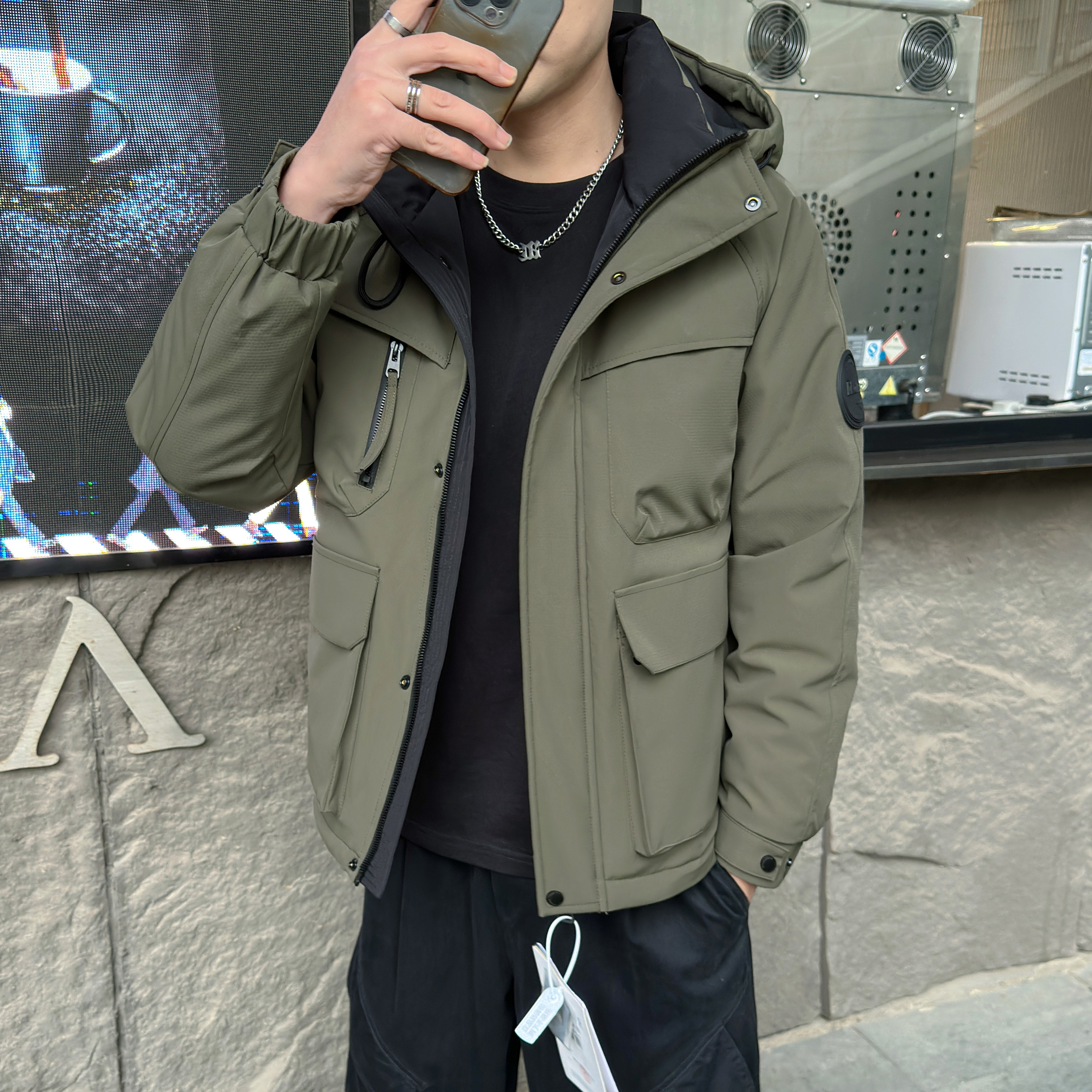男士冬季新款加厚连帽短款工装风时尚轻便保暖白鸭绒羽绒服外套06