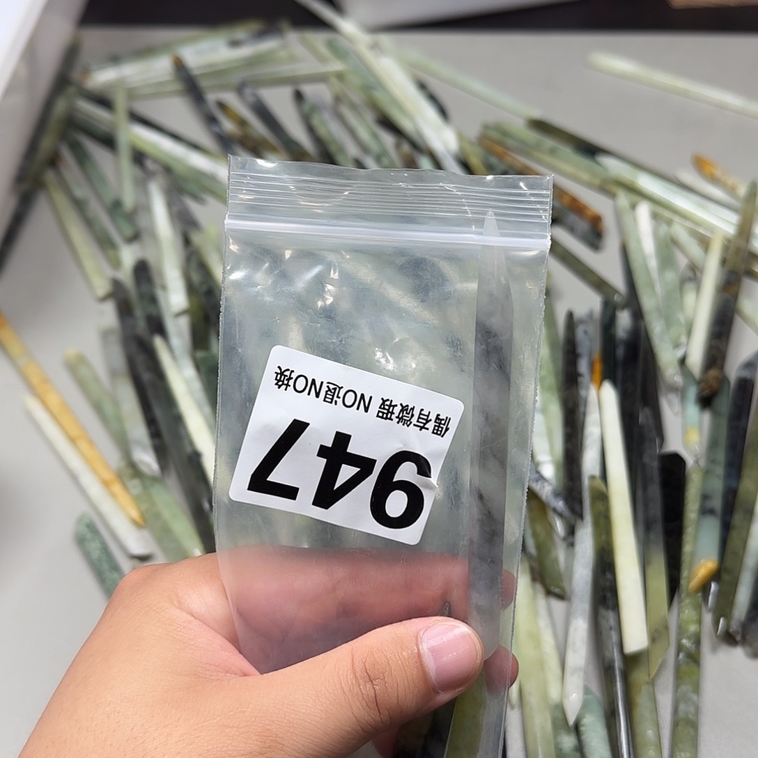 大***蟹蛇纹石玉未镶嵌发饰