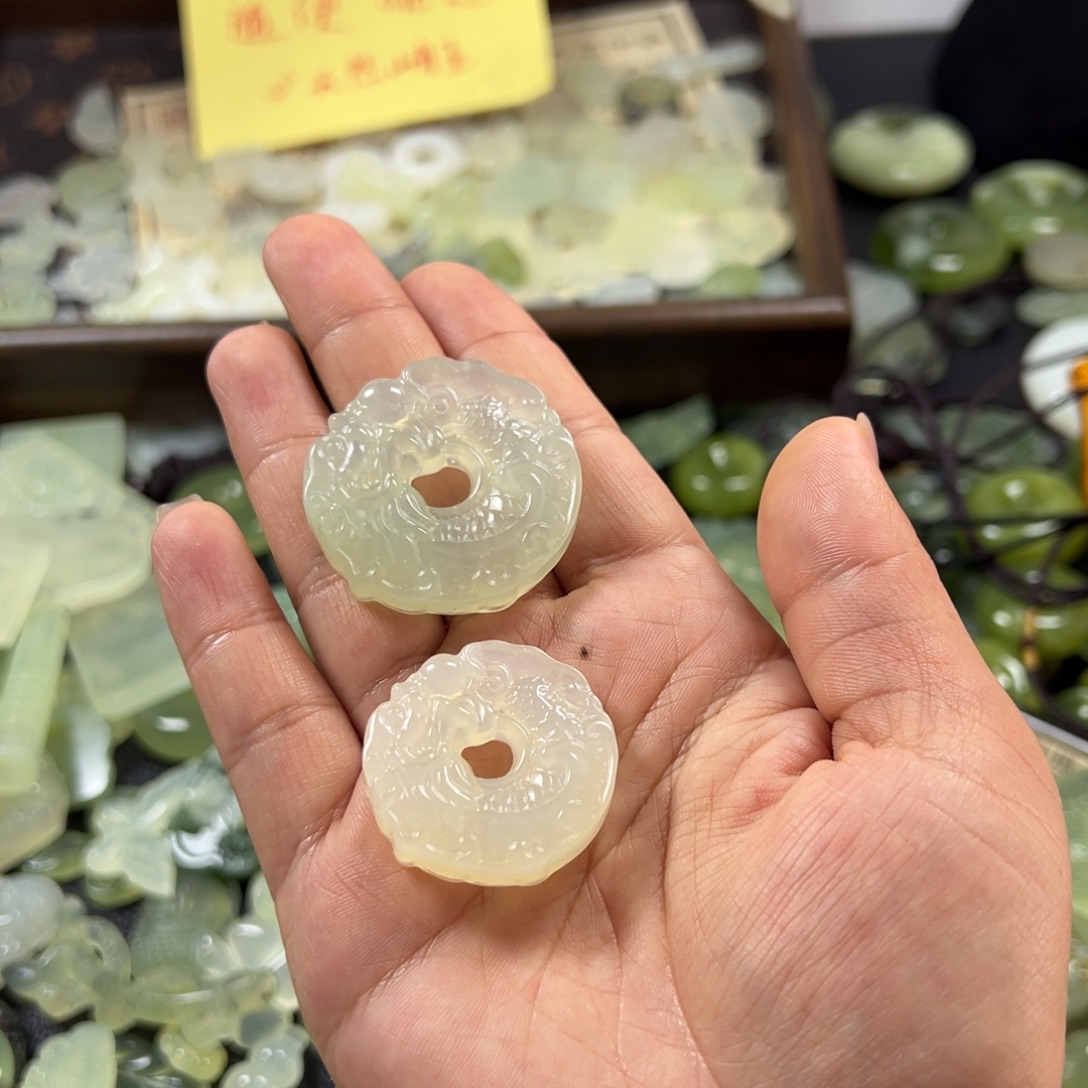 (***)岫玉未镶嵌吊坠(不含链)
