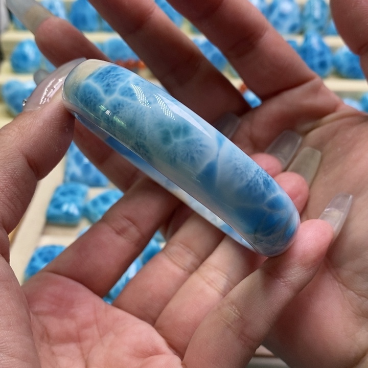 针钠钙石（海纹石）未镶嵌手镯