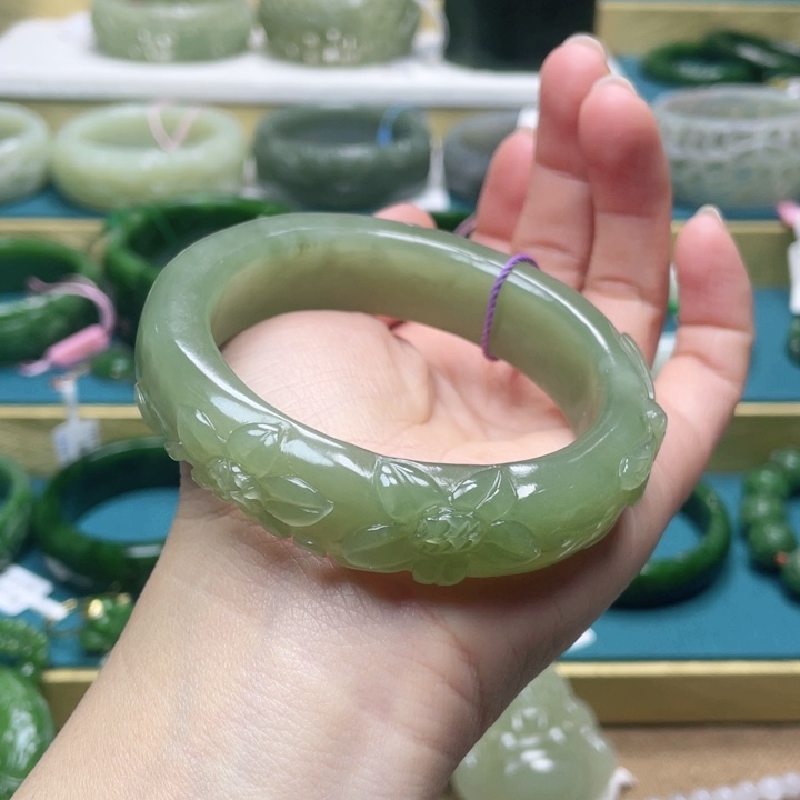 和田玉手镯58圈口 编号9未镶嵌