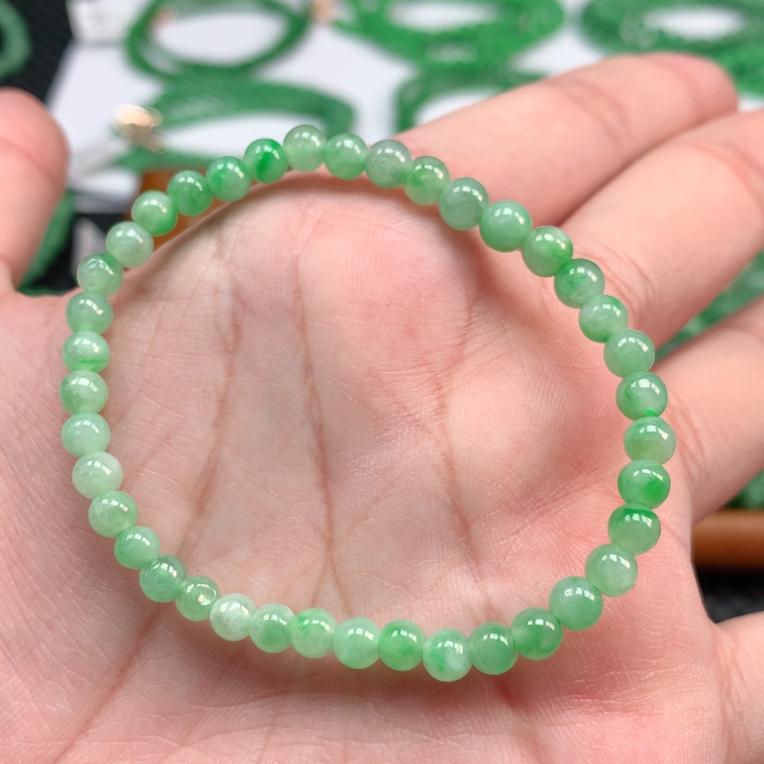 翡翠手链未镶嵌翡翠