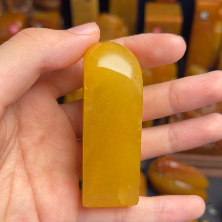 持***爱田黄石题材：工艺品