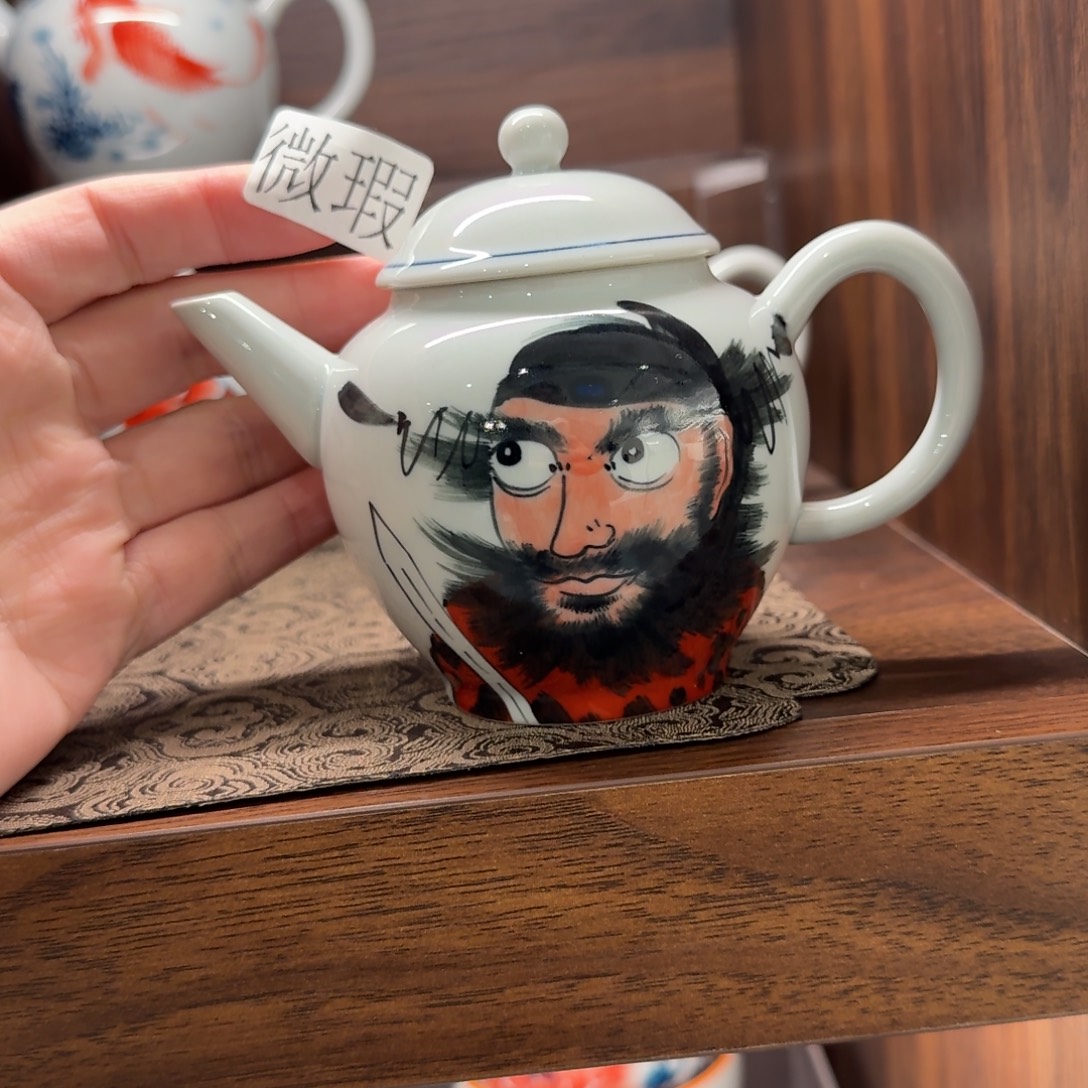 釉下手绘茶具微瑕