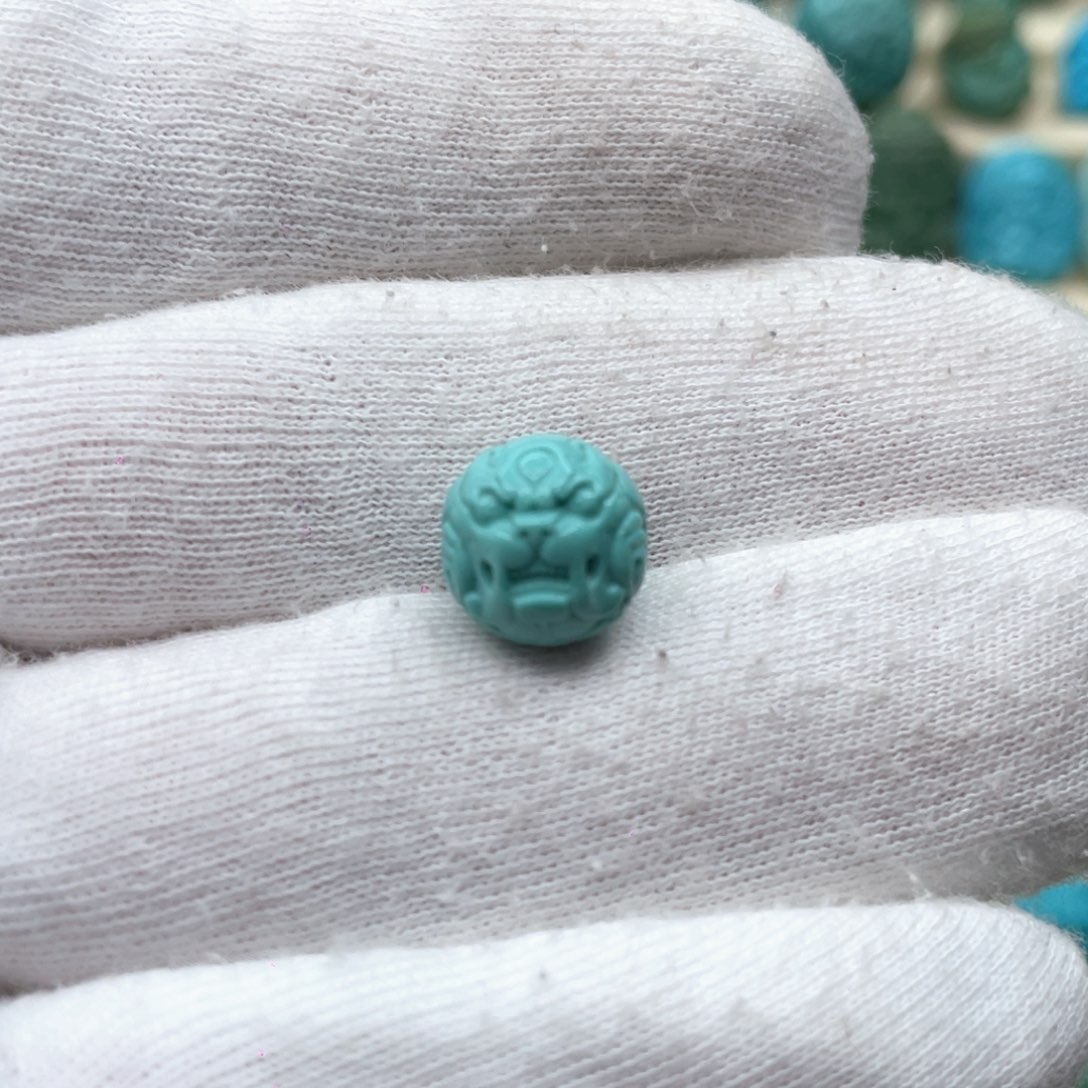 绿松石未镶嵌颈饰