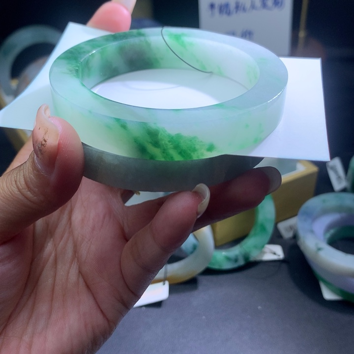 定制翡翠翡翠手镯未镶嵌
