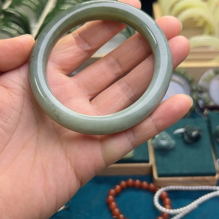 和田玉手镯未镶嵌59圈围0950
