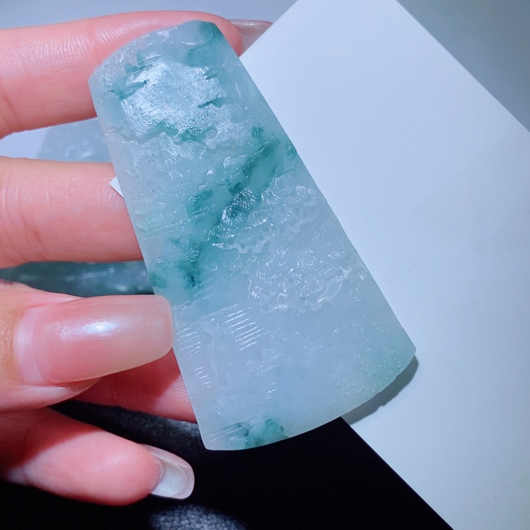 未镶嵌吊坠定制翡翠