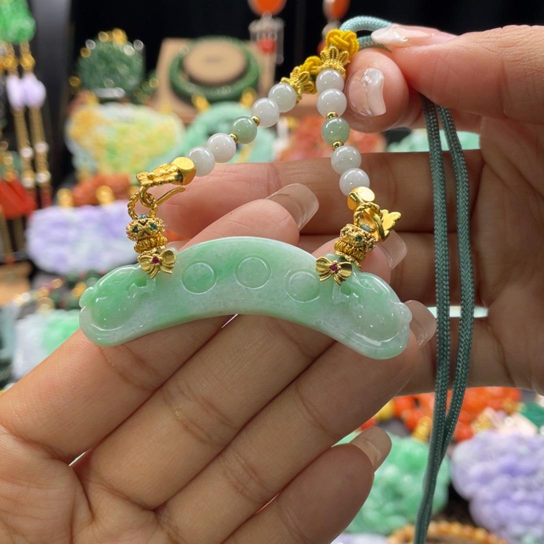 翡翠颈饰未镶嵌代编织