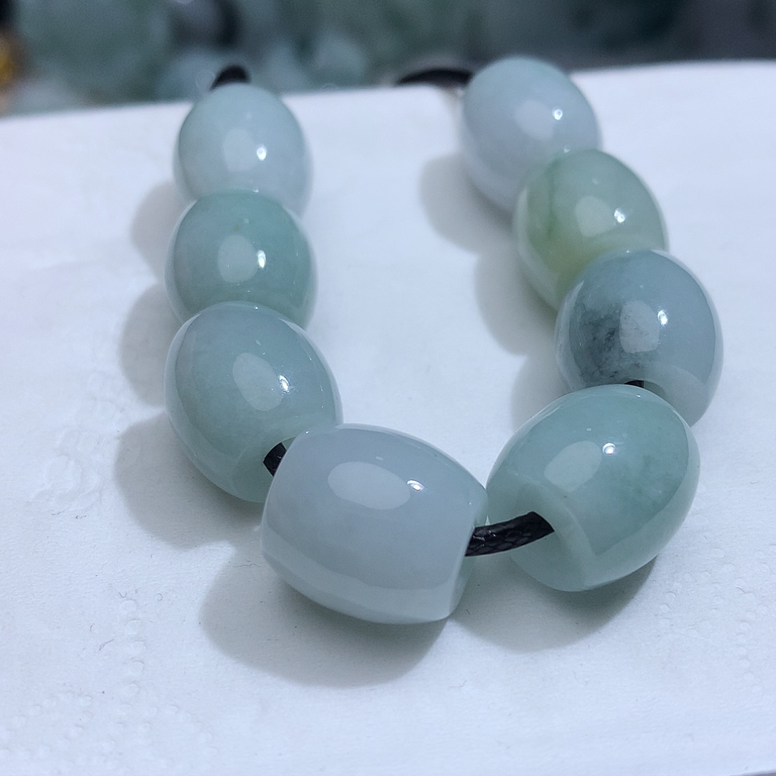 翡翠未镶嵌颈饰发1个