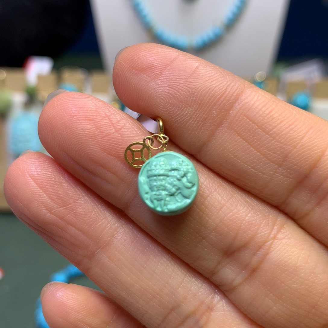 绿松石挂件18K金镶嵌