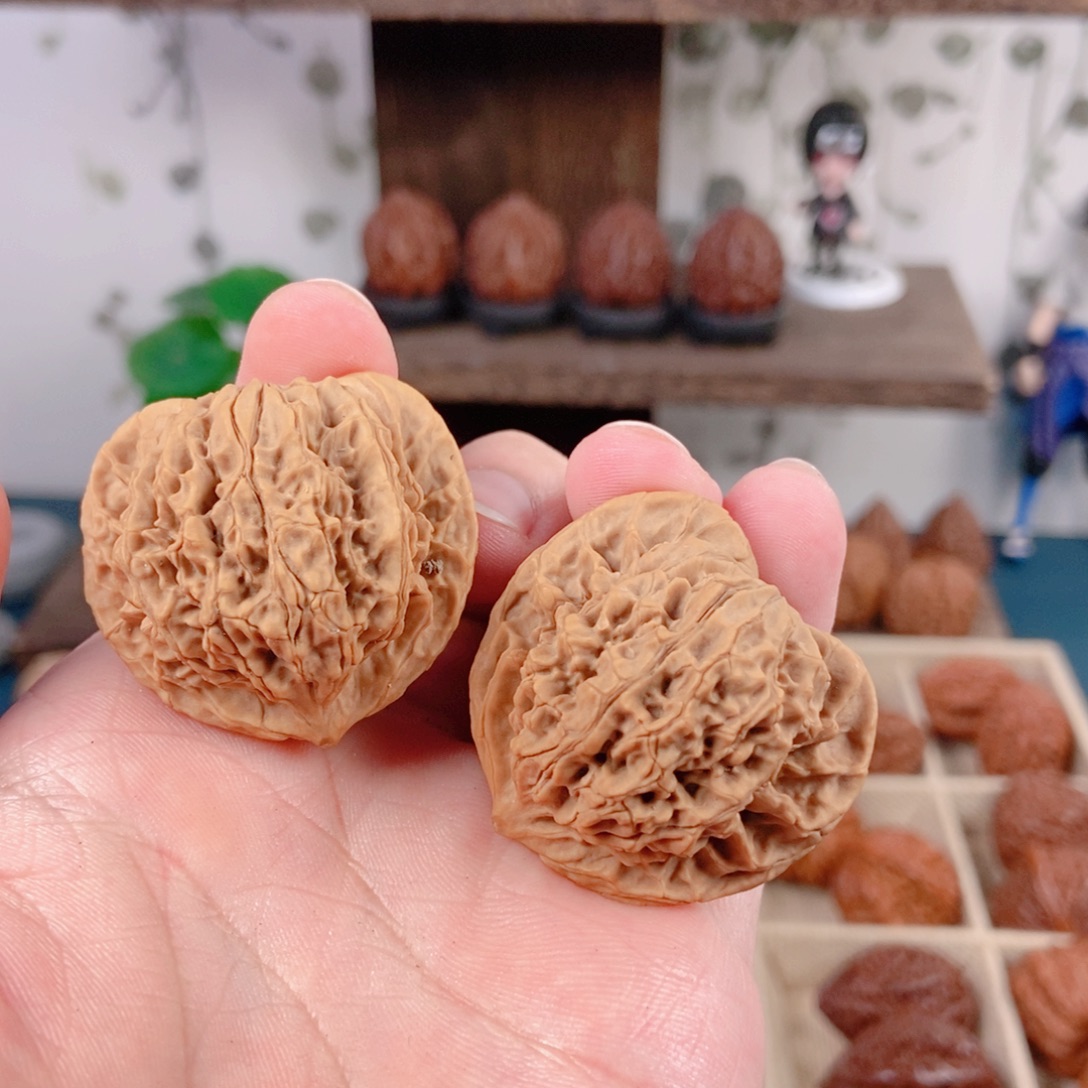 文玩核桃吊坠57¥¥蟠龙纹