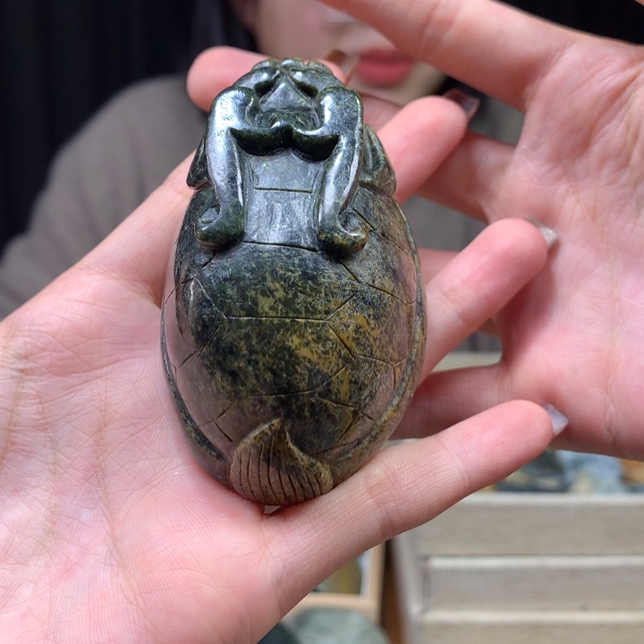 岫岩河磨玉（透闪石质玉）颈饰未镶嵌