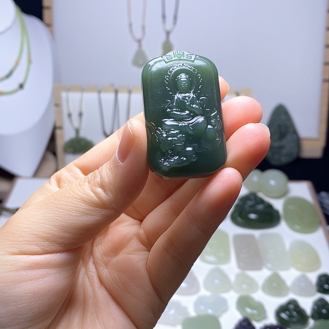 和田玉未镶嵌颈饰