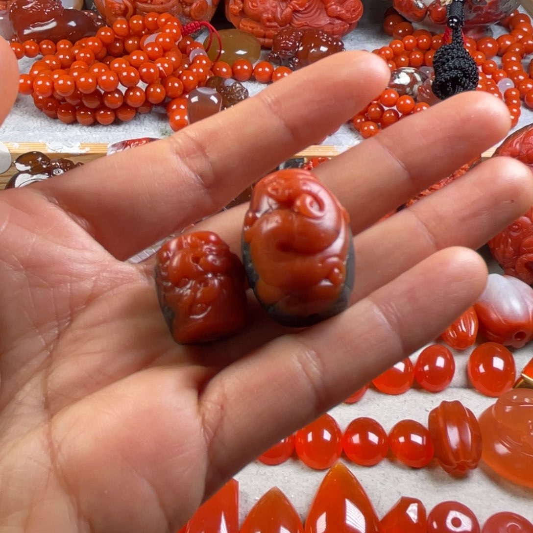 南红玛瑙天然原矿杨柳阿东寨老南红随形单圈未镶嵌智****）