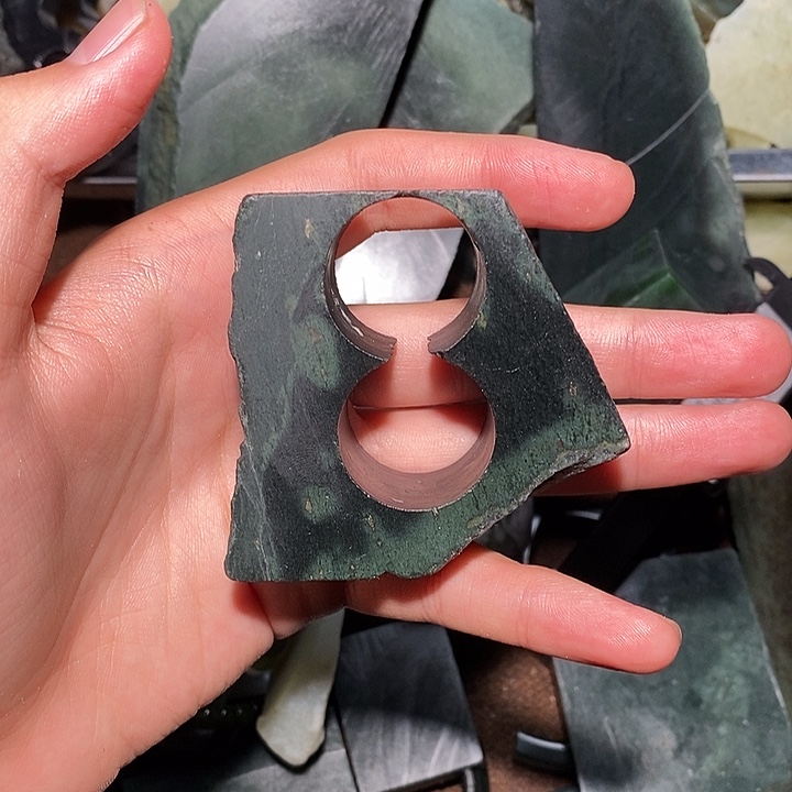未镶嵌和田玉（青玉）珠宝半成品