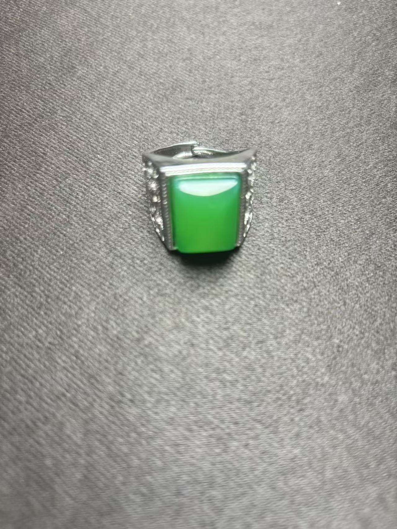 天然玉石高冰高透翠色戒指大号玉髓XYS110