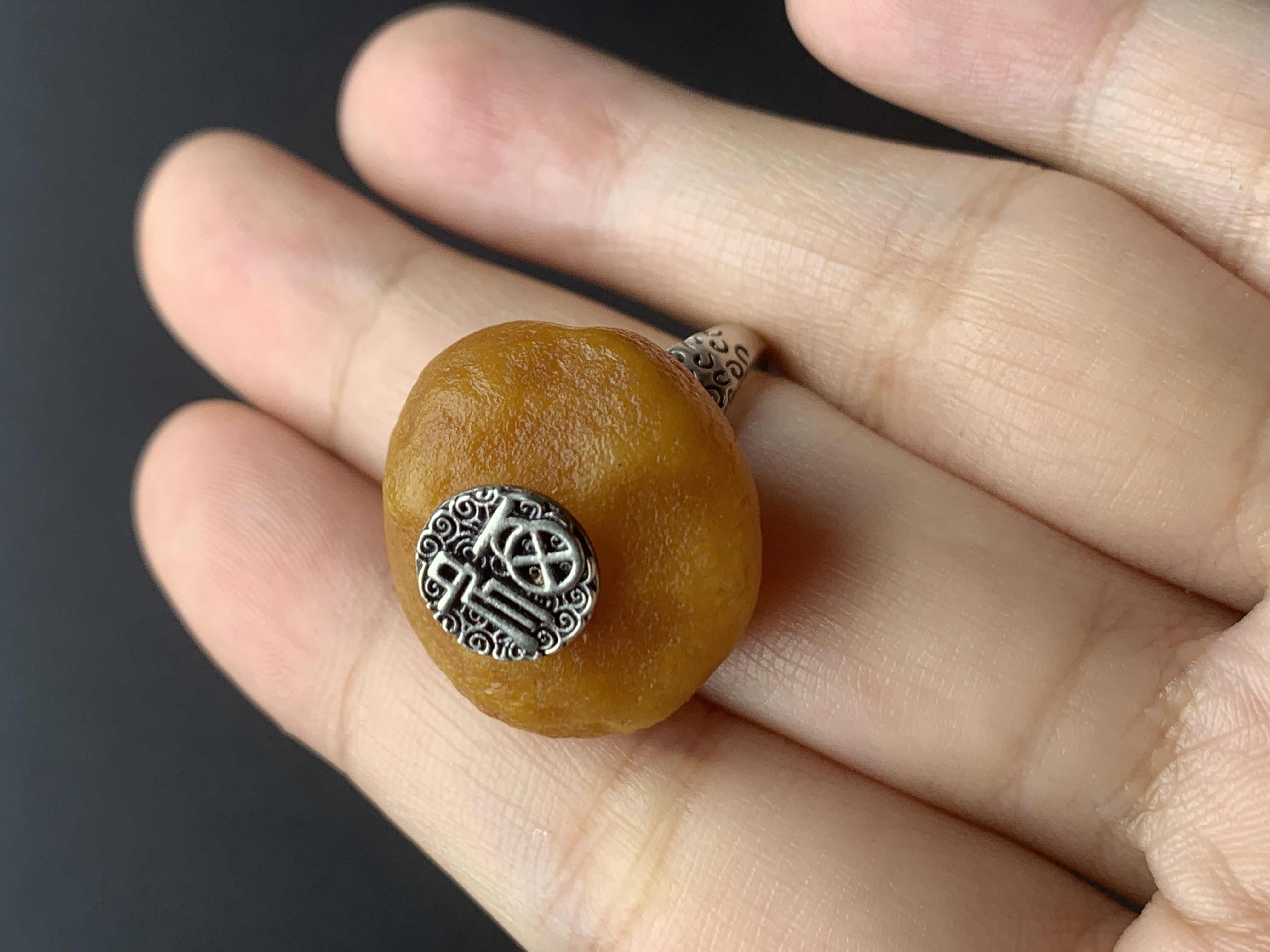 天然蜜蜡海飘戒指银托镶嵌活口可调节