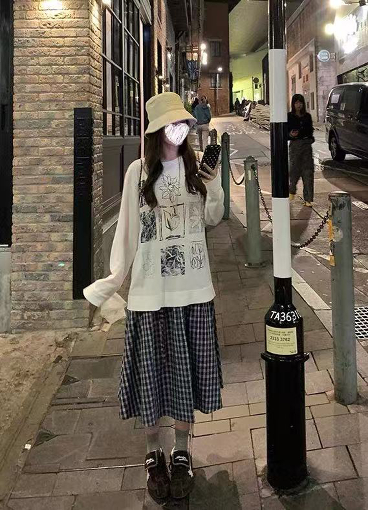 竹节棉感印花宽松长袖T恤蓝格纹A版绑带半身裙套装