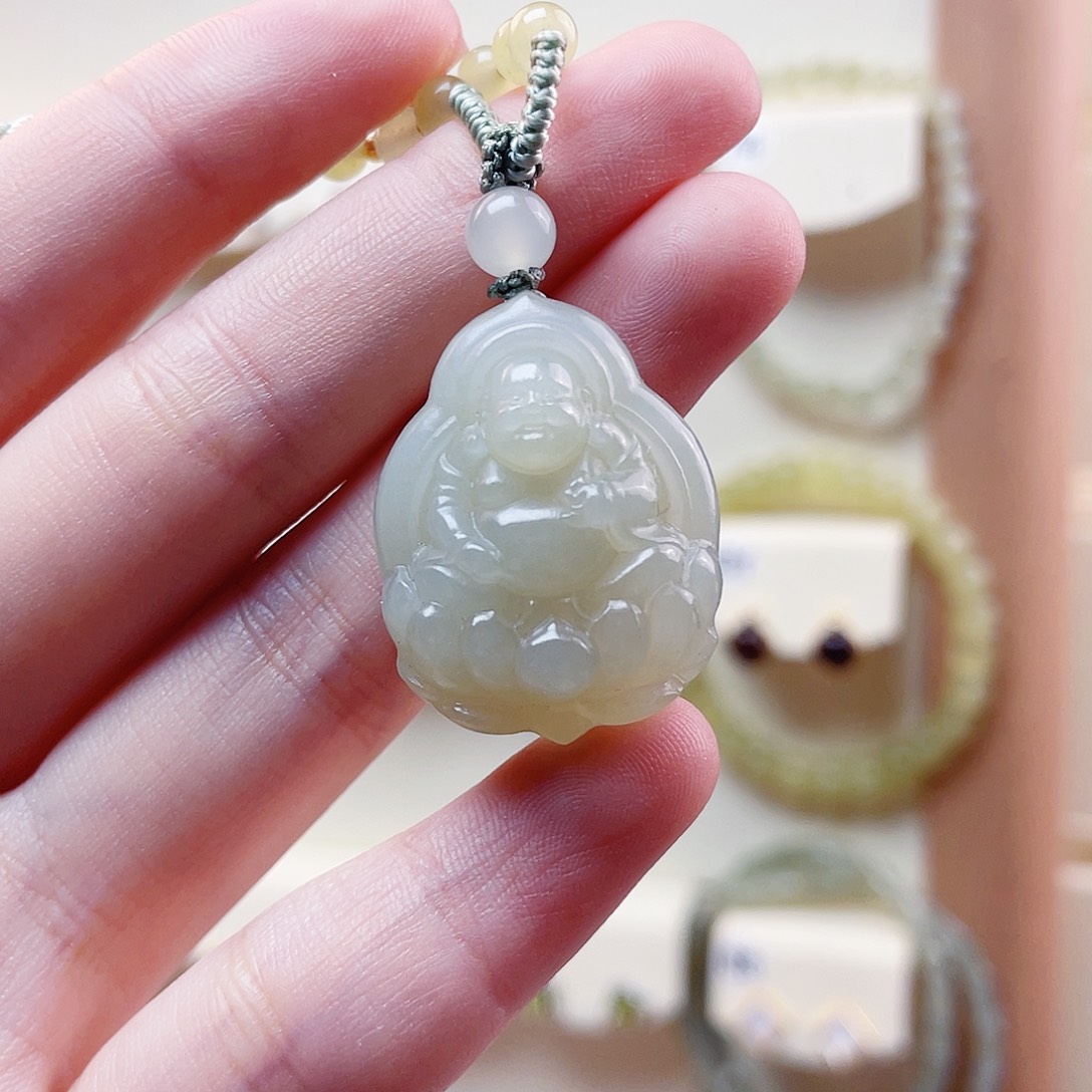 和田玉未镶嵌吊坠(赠链)逍遥佛