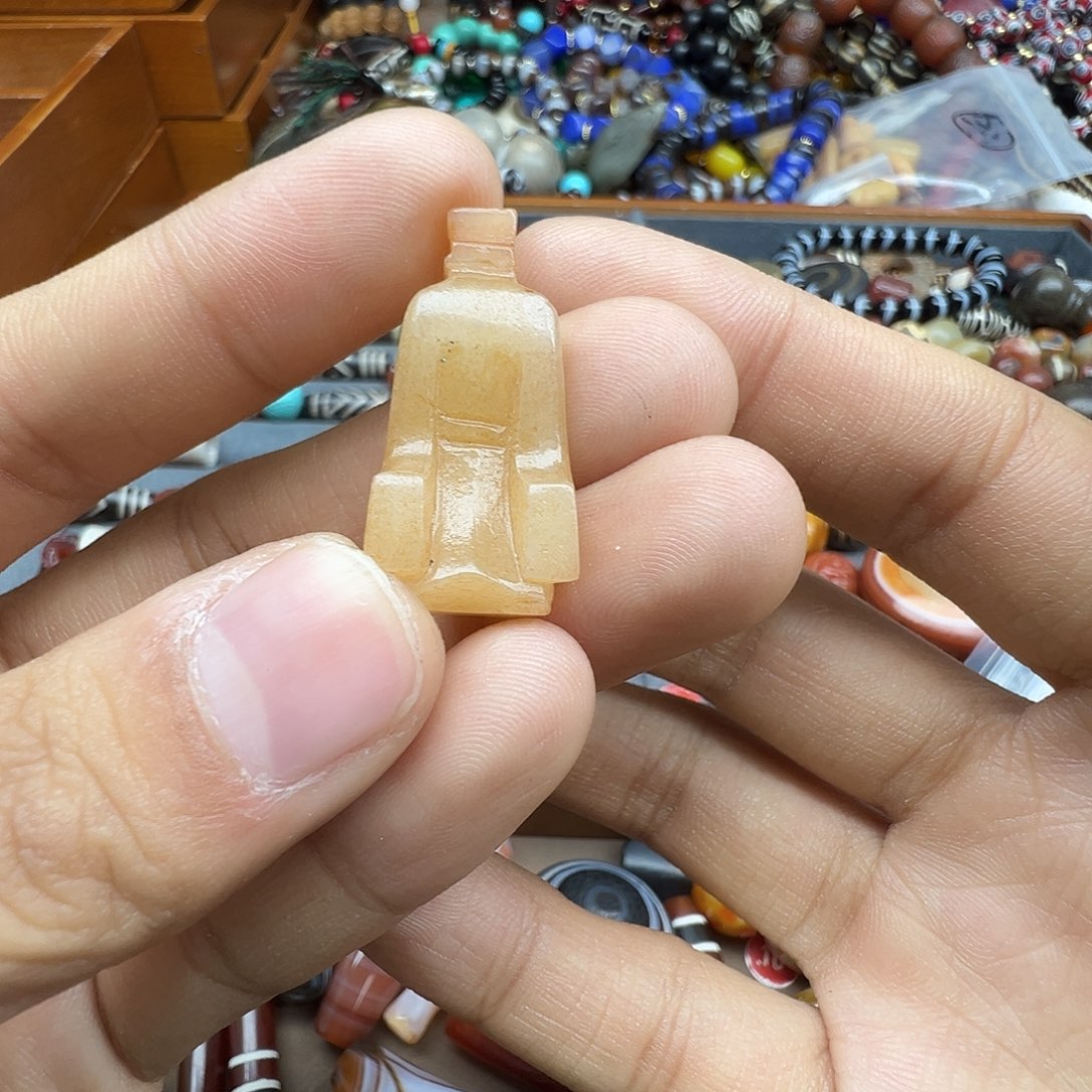 多***乐玛瑙/玉髓未镶嵌珠宝半成品