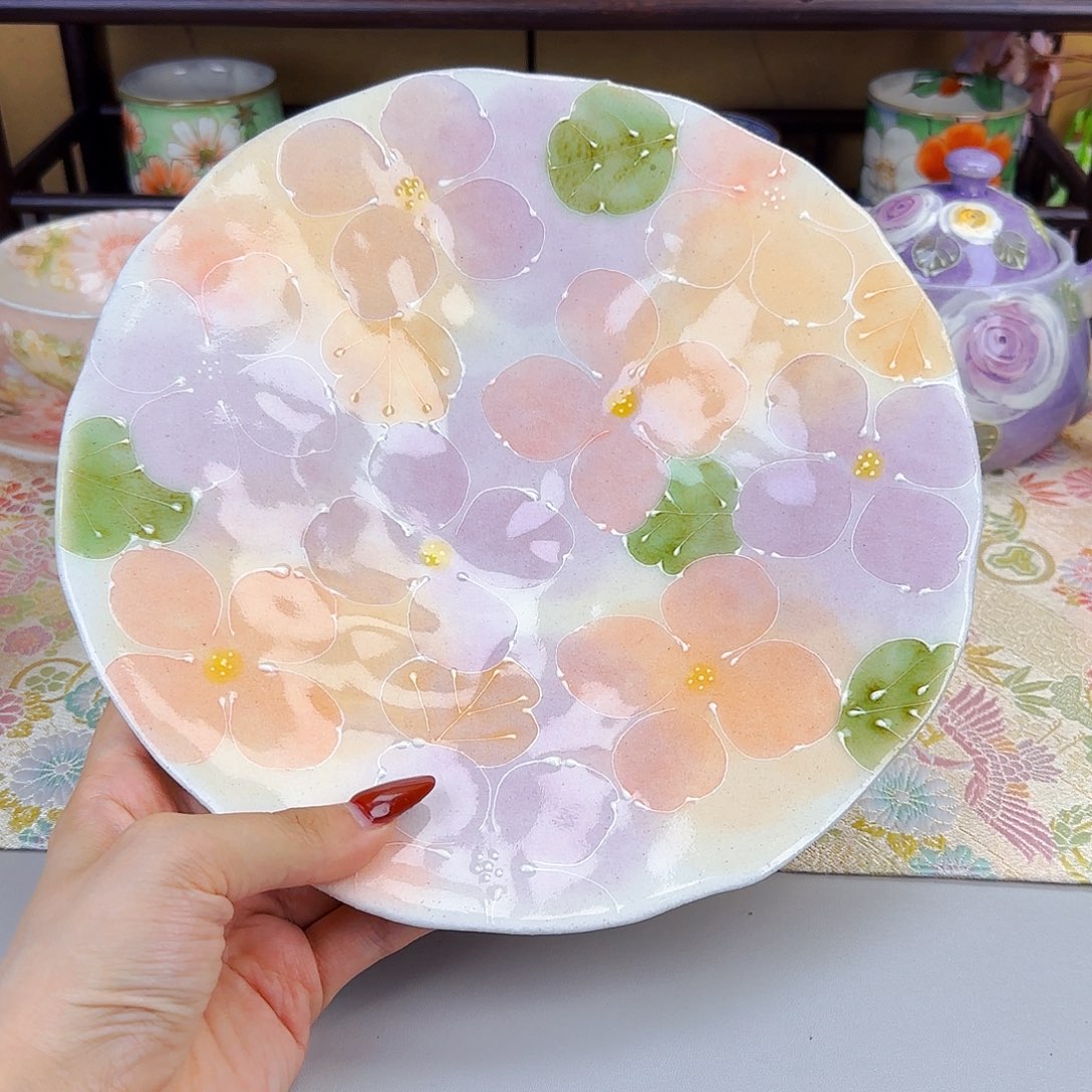 他家茶具瓷器真美！！